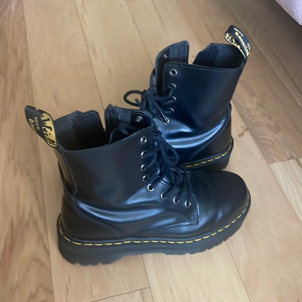 Platform doc martens